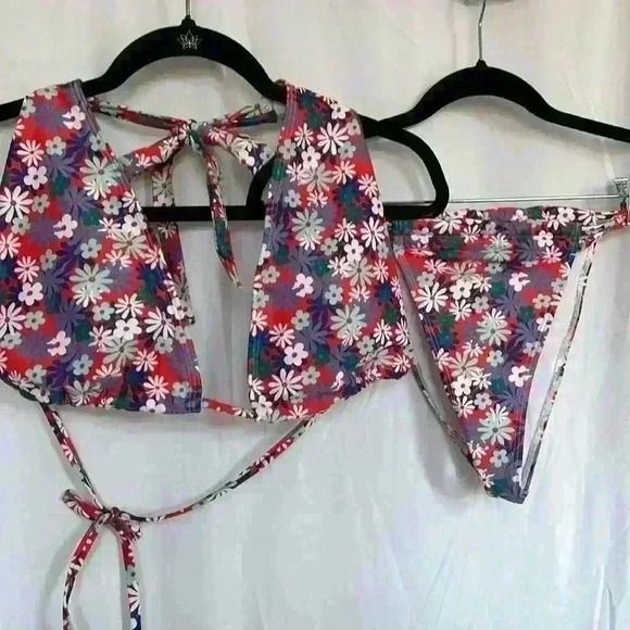 Floral swim suit  set 🌸💕🌼 - Picture 7 of 8